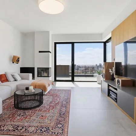 Cozy And Luxury Penthouse דירה