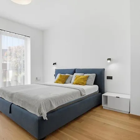 Cozy And Luxury Penthouse דירה *