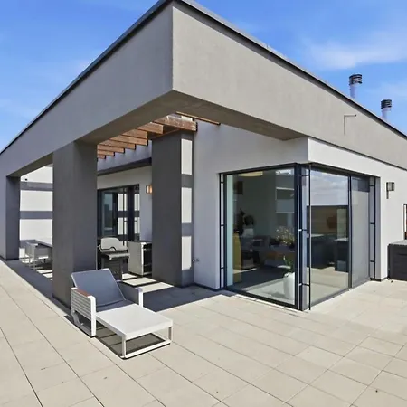Cozy And Luxury Penthouse דירה ברטיסלאבה